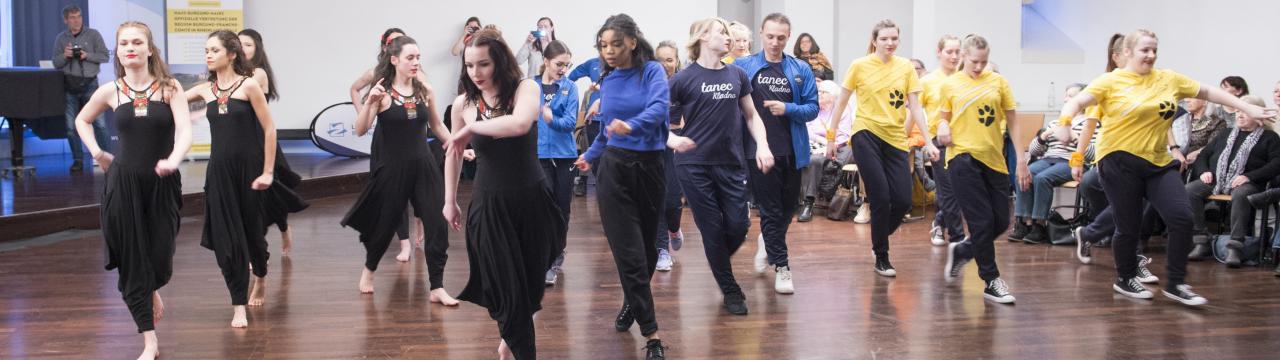 Für ihre internationale Tanz-Performance ernteten die jugendlichen Protagonisten viel Beifall.