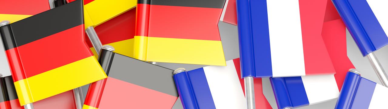 Deutsche und französische Nationalflaggen 