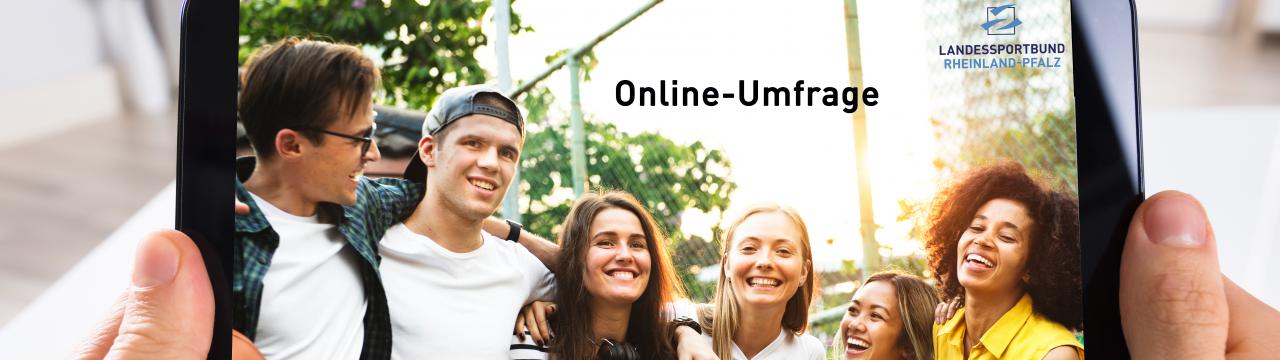 Bild von einem Tablet beim Ausfüllen der Online-Umfrage