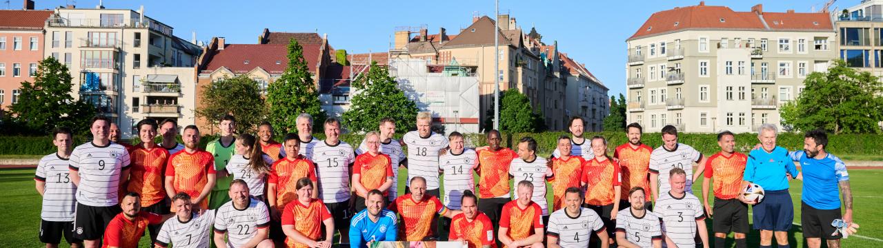 Gruppenbild IdS-FC Bundestag