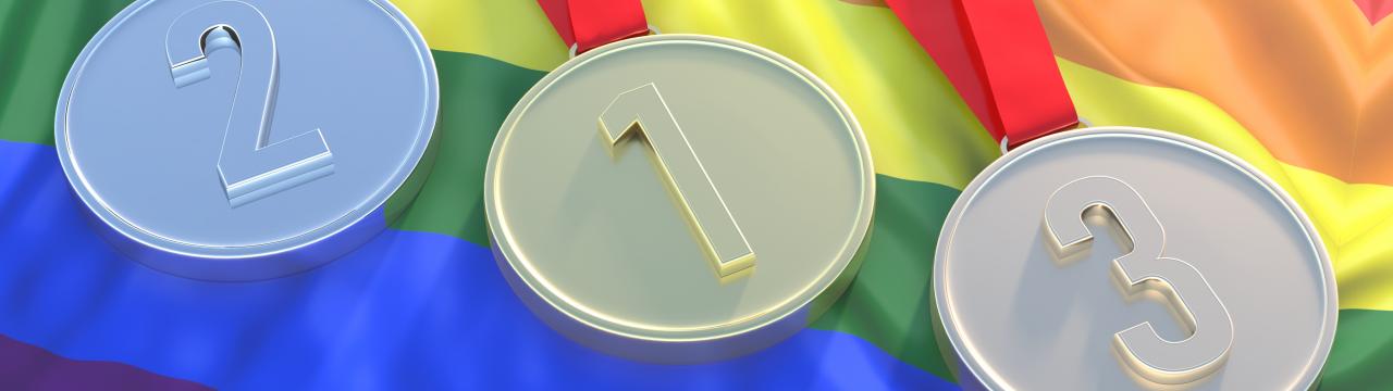 Regenbogenflagge mit Medaillen