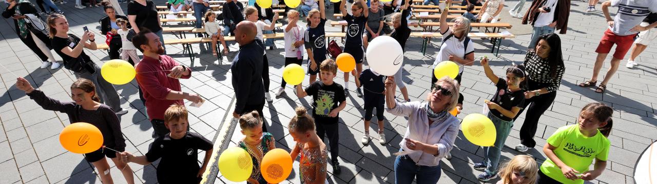 Steigenlassen von Luftballons