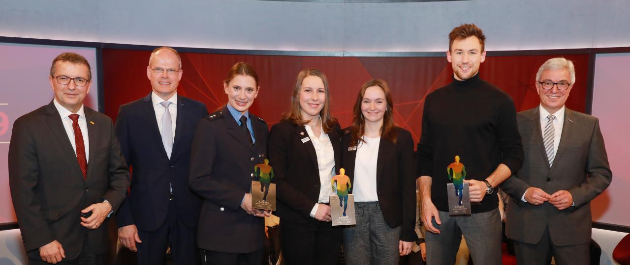 Gruppenfoto Sieger*Innen Landessportlerwahl 2019