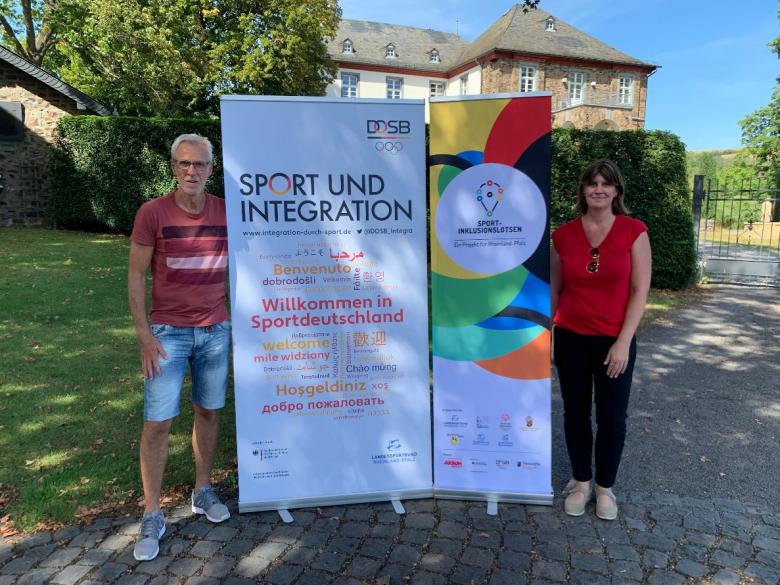 Milan Kocian, Referent für 'Integration durch Sport' beim (LSB) und Katja Froeschmann, Sportinklusionslotsin des LSB sowie Beauftragte für Inklusion und Integration der SpVgg Burgbrohl