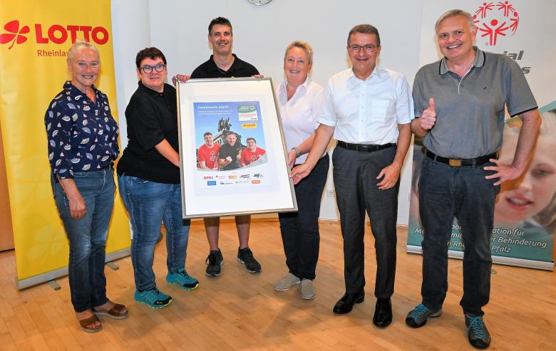 Gruppenfoto mit 6 Personen