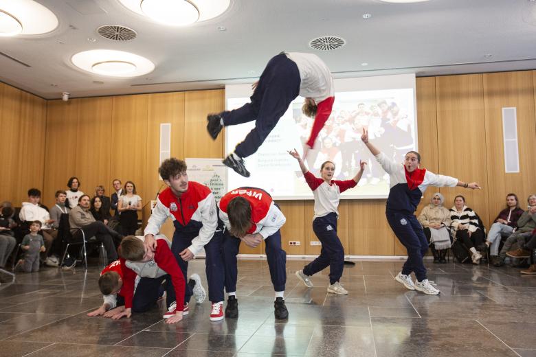 Junge Tänzer*innen in Action