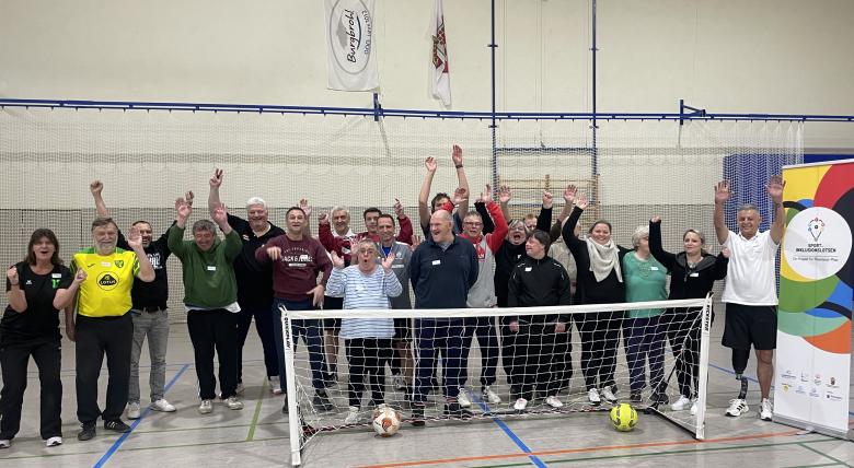 Jubelnde Sportler in Halle