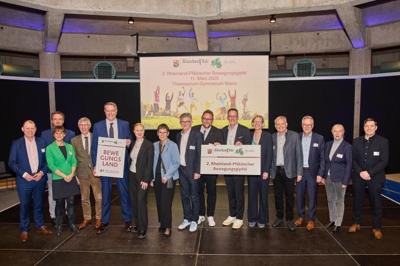 Gruppenbild Bewegungsgipfel