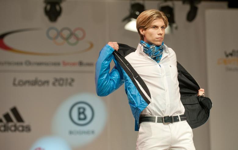 Peter Joppich bei Olympiaeinkleidung