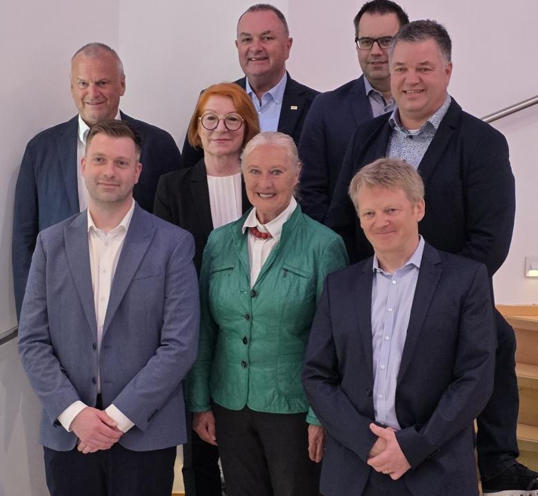 Präsidiumsmitglieder bei Gruppenfoto