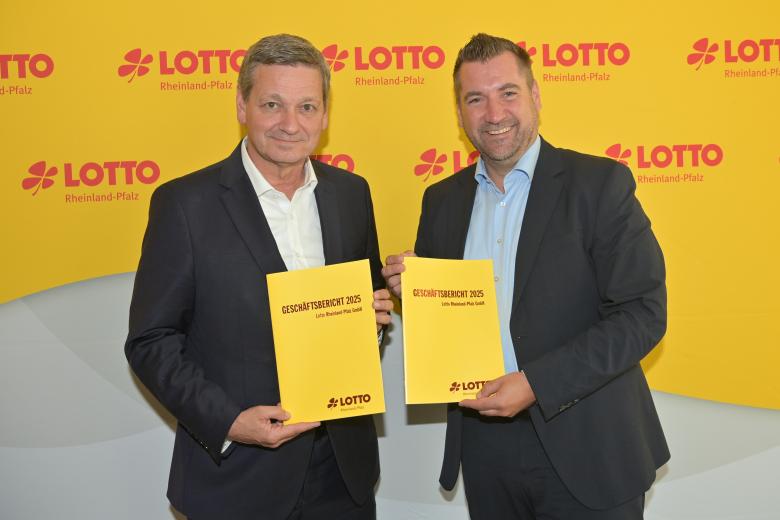 Zwei Männer im Anzug