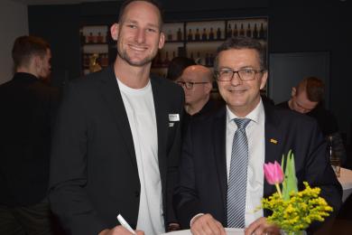 Unterzeichnung Fördervertrag Sporthilfe Rheinland-Pfalz von Kai Kazmirek mit Lotto Rheinland-Pfalz Geschäftsführer Jürgen Häfner 