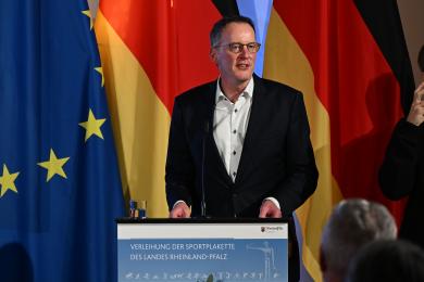 Minister Ebling am Rednerpult