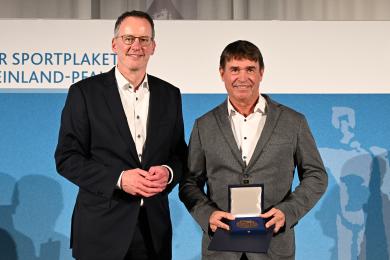 Minister Ebling mit Thorsten Funk