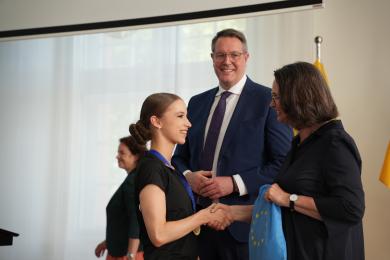 Ministerpräsident überreicht Medaille