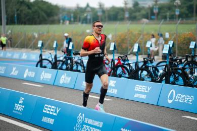 Fabian Holbach beim Laufen während des Duathlon-Wettkampfs