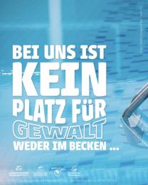 "Kein Platz für Gewalt. Weder im Becken..." auf Foto eines Schwimmbeckens