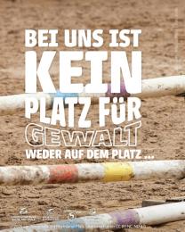 "Kein Platz für Gewalt. Weder auf dem Platz..." auf Foto eines Reitplatzes