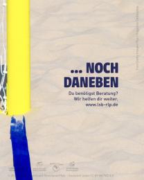 "...noch daneben" auf Foto von einem Beachvolleyballplatz