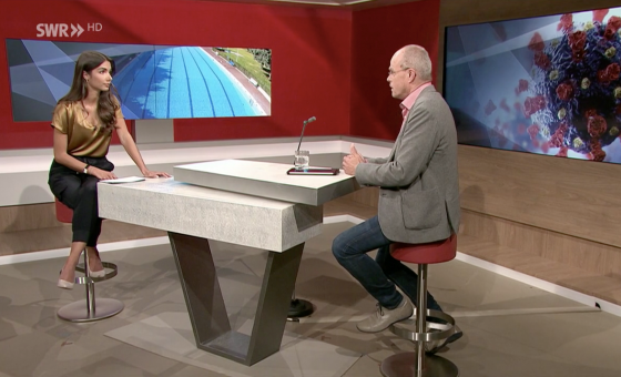 Jochen Borchert (LSB-Präsident) und SWR Moderatorin Lea Wagner im SWR-Studio.