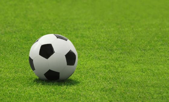 Fußball auf Rasen