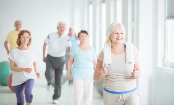 Senior*innen beim Sport