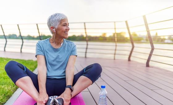 Ältere Dame beim Gesundheitssport