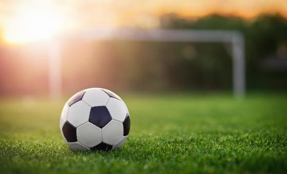 Fußball auf Rasen