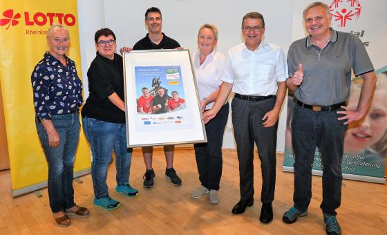 Gruppenfoto mit 6 Personen