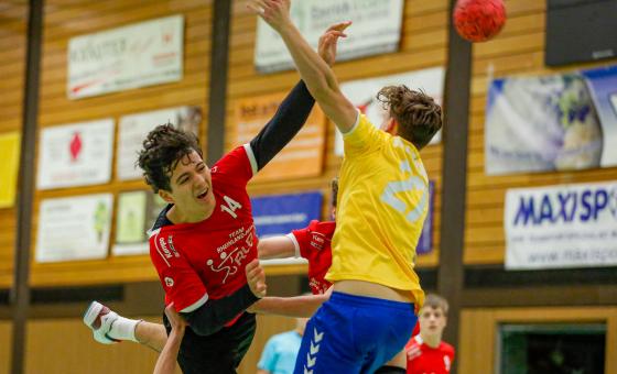Junge Handballer in Aktion