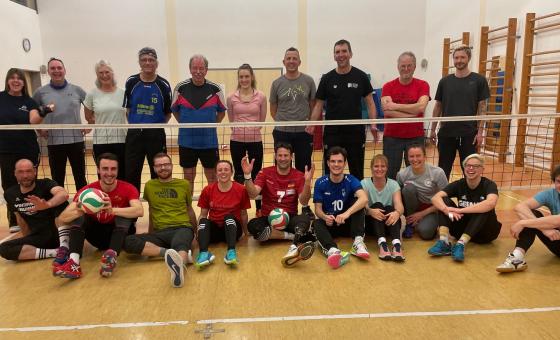 Sitzvolleyballer*innen