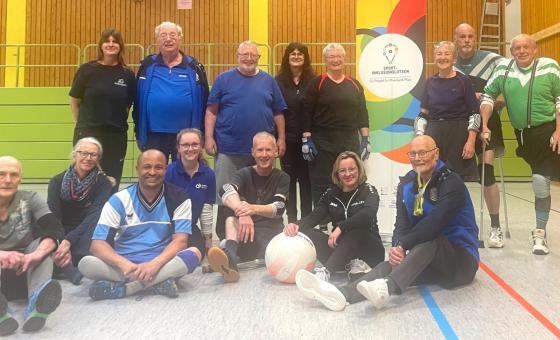 Sitzball-Gruppenfoto