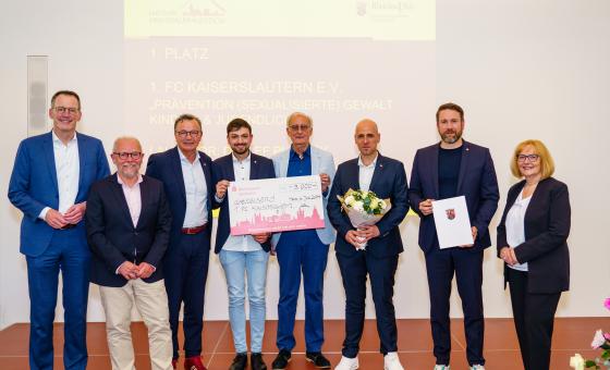 Gruppenfoto FCK Landespräventionspreis