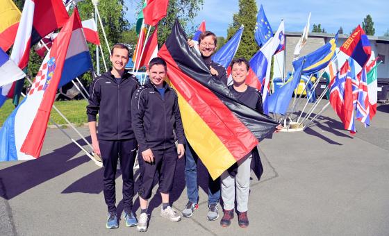Sportschützen mit Länderflaggen