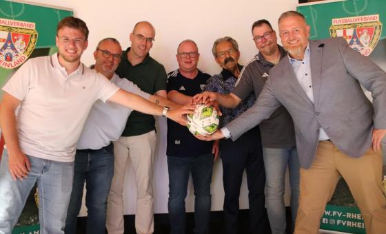 Gruppenfoto mit Sportfunktionären