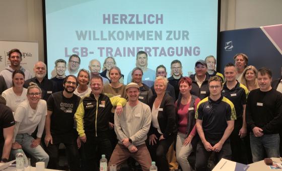 Gruppenbild mit allen Trainern