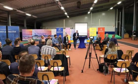 Halle mit Zuschauern