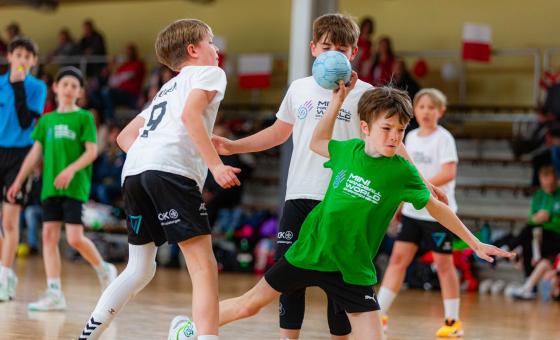 Junge Handballer in Aktion