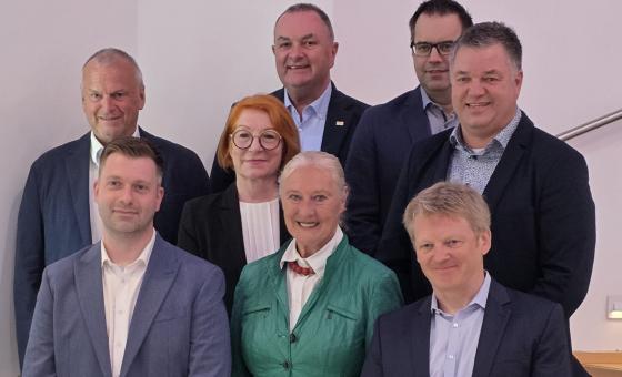 Präsidiumsmitglieder bei Gruppenfoto