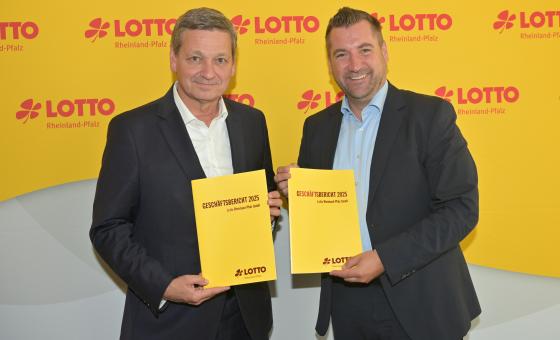 Zwei Männer im Anzug