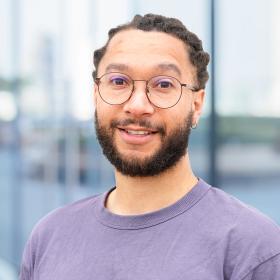 Portrait von Daniel Hertzler